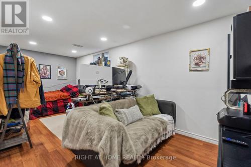 56 Hemingway Crescent, Barrie, ON - Indoor