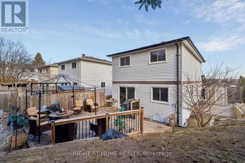 56 Hemingway Crescent, Barrie, ON - Outdoor