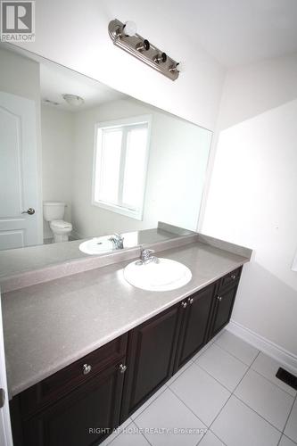 66 White Crescent, Barrie, ON - Indoor Photo Showing Bathroom
