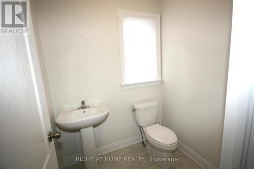 66 White Crescent, Barrie, ON - Indoor Photo Showing Bathroom