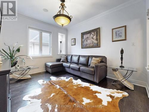 80 Puccini Drive, Richmond Hill, ON - Indoor Photo Showing Living Room