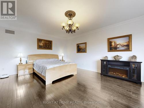 80 Puccini Drive, Richmond Hill, ON - Indoor Photo Showing Bedroom