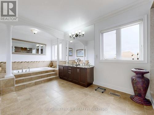 80 Puccini Drive, Richmond Hill, ON - Indoor