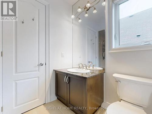80 Puccini Drive, Richmond Hill, ON - Indoor Photo Showing Bathroom