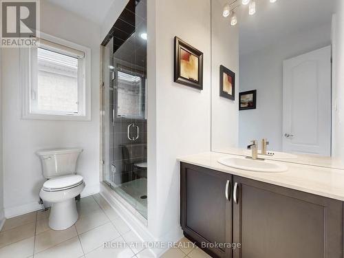 80 Puccini Drive, Richmond Hill, ON - Indoor Photo Showing Bathroom