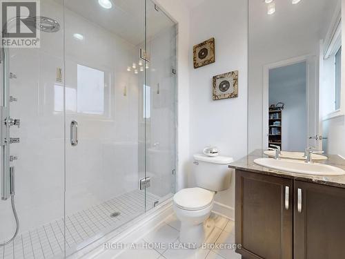 80 Puccini Drive, Richmond Hill, ON - Indoor Photo Showing Bathroom