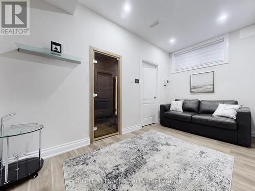 80 Puccini Drive, Richmond Hill, ON - Indoor