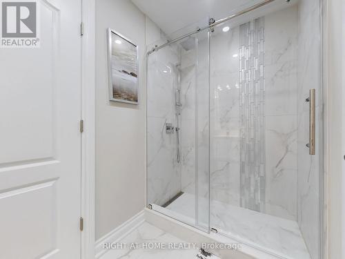 80 Puccini Drive, Richmond Hill, ON - Indoor Photo Showing Bathroom