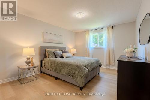 80 Chilton Drive, Hamilton, ON - Indoor Photo Showing Bedroom