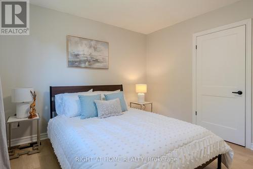 80 Chilton Drive, Hamilton, ON - Indoor Photo Showing Bedroom
