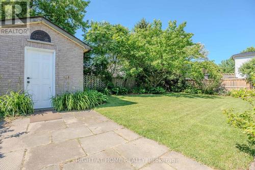 80 Chilton Drive, Hamilton, ON - Outdoor