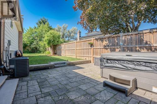 80 Chilton Drive, Hamilton, ON - Outdoor