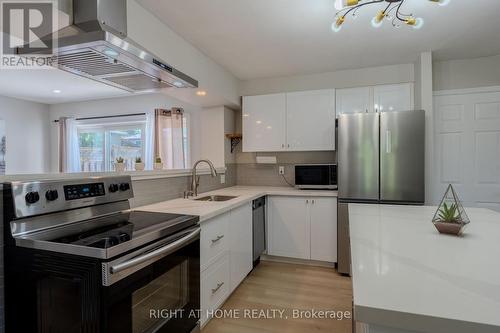 80 Chilton Drive, Hamilton, ON - Indoor Photo Showing Kitchen