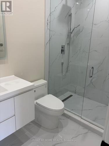 376 Mitchell Avenue, Oshawa, ON - Indoor Photo Showing Bathroom