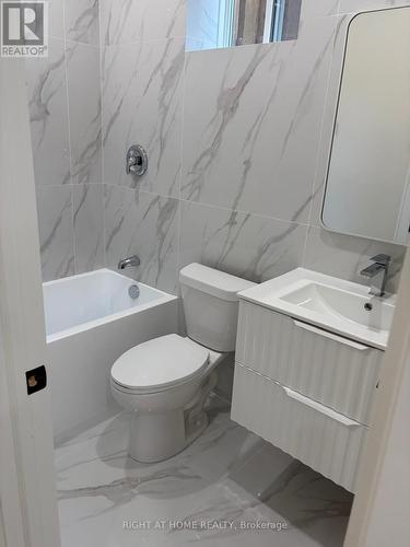 376 Mitchell Avenue, Oshawa, ON - Indoor Photo Showing Bathroom