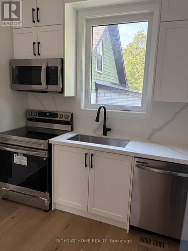 376 Mitchell Avenue, Oshawa, ON - Indoor Photo Showing Kitchen