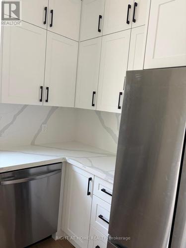 376 Mitchell Avenue, Oshawa, ON - Indoor Photo Showing Kitchen