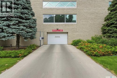802 902 Spadina Crescent E, Saskatoon, SK - Outdoor