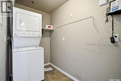 802 902 Spadina Crescent E, Saskatoon, SK - Indoor Photo Showing Laundry Room