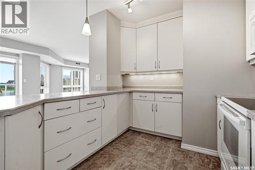 802 902 Spadina Crescent E, Saskatoon, SK - Indoor Photo Showing Kitchen