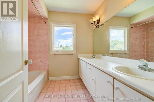 5037 Mississauga Road, Mississauga, ON - Indoor Photo Showing Bathroom