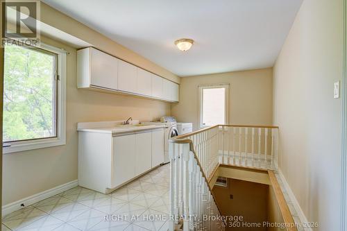 5037 Mississauga Road, Mississauga, ON - Indoor Photo Showing Laundry Room