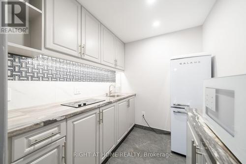 560 Concession Road 15 W, Tiny, ON - Indoor Photo Showing Kitchen