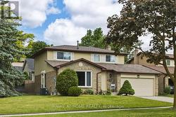 1033 BIRCHWOOD DRIVE Newmarket, ON L3Y 6J2