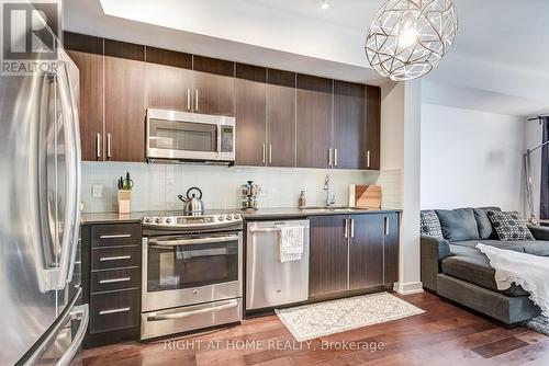 Kitchen - 2710 - 2212 Lake Shore Boulevard W, Toronto, ON - Indoor Photo Showing Kitchen With Upgraded Kitchen