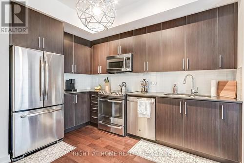 Kitchen - 2710 - 2212 Lake Shore Boulevard W, Toronto, ON - Indoor Photo Showing Kitchen With Upgraded Kitchen