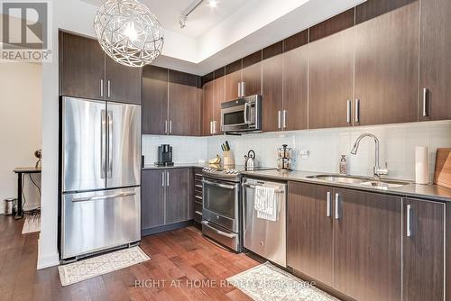 Kitchen - 2710 - 2212 Lake Shore Boulevard W, Toronto, ON - Indoor Photo Showing Kitchen With Double Sink With Upgraded Kitchen