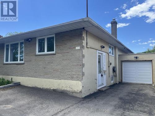 708 CARNEGIE AVENUE  Oshawa, ON L1G 4R6