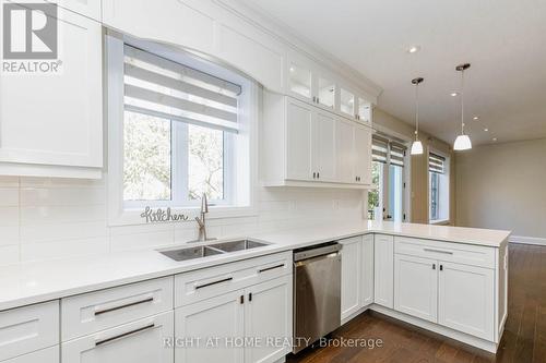 146 Colonel Danforth Trail, Toronto, ON - Indoor Photo Showing Kitchen With Double Sink With Upgraded Kitchen