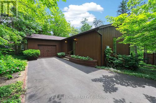 5 PINE POINT  Oro-Medonte, ON L4M 4Y8