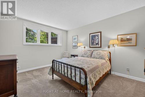 5 Pine Point, Oro-Medonte, ON - Indoor Photo Showing Bedroom
