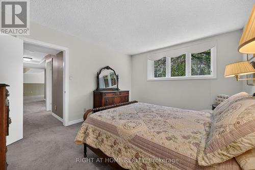 5 Pine Point, Oro-Medonte, ON - Indoor Photo Showing Bedroom