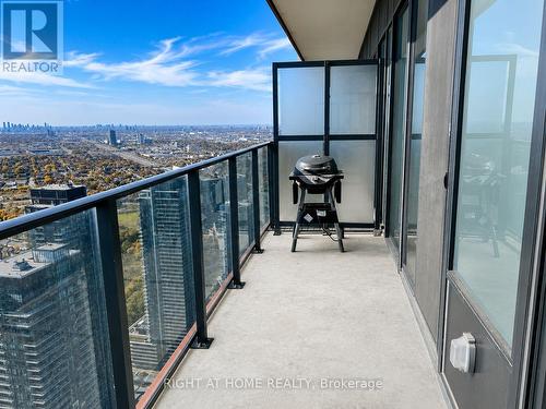 BARBEQUE - 6108 - 30 Shore Breeze Drive, Toronto, ON - Outdoor With Balcony With View With Exterior
