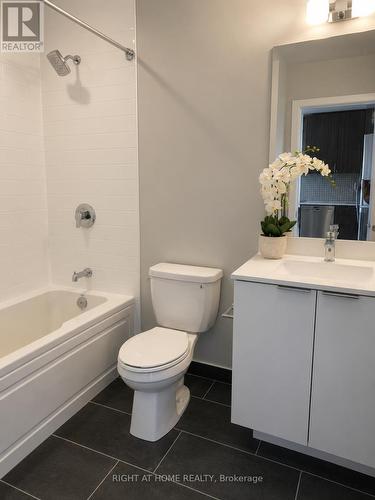 6108 - 30 Shore Breeze Drive, Toronto, ON - Indoor Photo Showing Bathroom