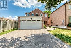17 NICKEL CRESCENT Brampton, ON L6S 4W3