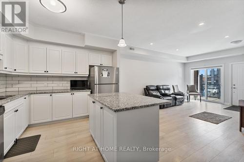 B/26 - 25 Isherwood  Avenue, Cambridge, ON - Indoor Photo Showing Kitchen With Upgraded Kitchen