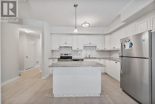B/26 - 25 Isherwood  Avenue, Cambridge, ON - Indoor Photo Showing Kitchen With Upgraded Kitchen