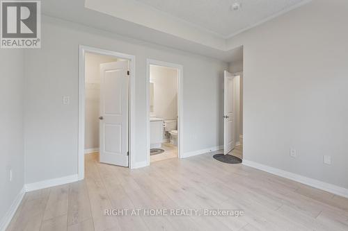 B/26 - 25 Isherwood  Avenue, Cambridge, ON - Indoor Photo Showing Other Room