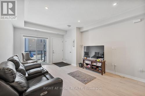 B/26 - 25 Isherwood  Avenue, Cambridge, ON - Indoor Photo Showing Other Room