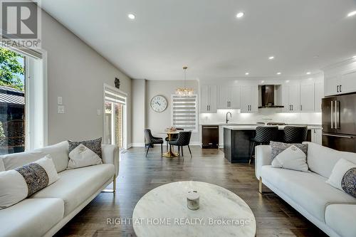 1451 Tobyn Drive, Burlington, ON - Indoor Photo Showing Living Room