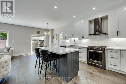 1451 Tobyn Drive, Burlington, ON - Indoor Photo Showing Kitchen With Upgraded Kitchen