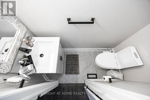 1451 Tobyn Drive, Burlington, ON - Indoor