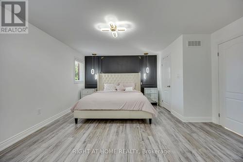 1451 Tobyn Drive, Burlington, ON - Indoor Photo Showing Bedroom