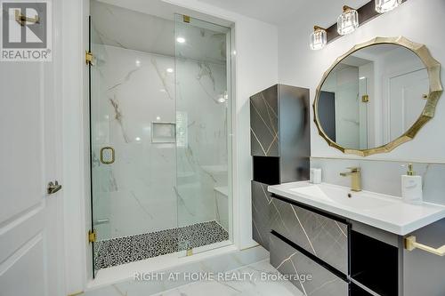 1451 Tobyn Drive, Burlington, ON - Indoor Photo Showing Bathroom