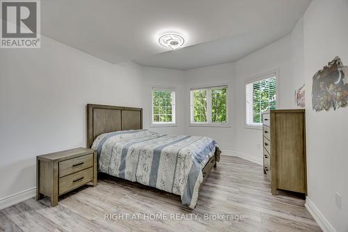 1451 Tobyn Drive, Burlington, ON - Indoor Photo Showing Bedroom