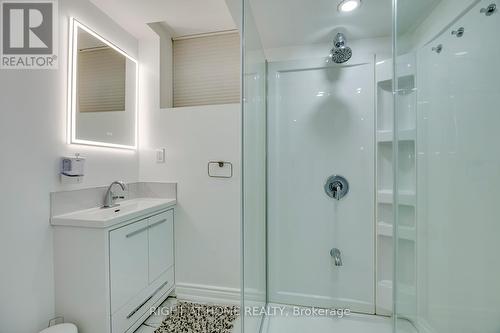 1451 Tobyn Drive, Burlington, ON - Indoor Photo Showing Bathroom